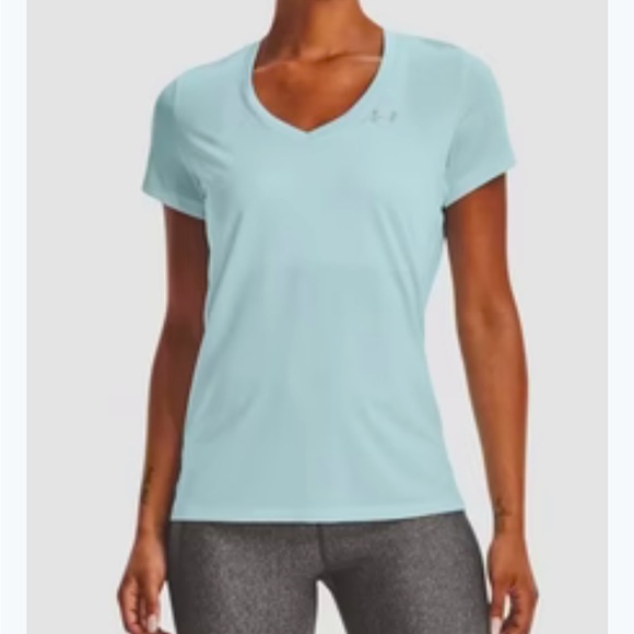 Under Armour Tops - NWT Womens Under Armour Dri Fit Short Sleeve T Shirt small